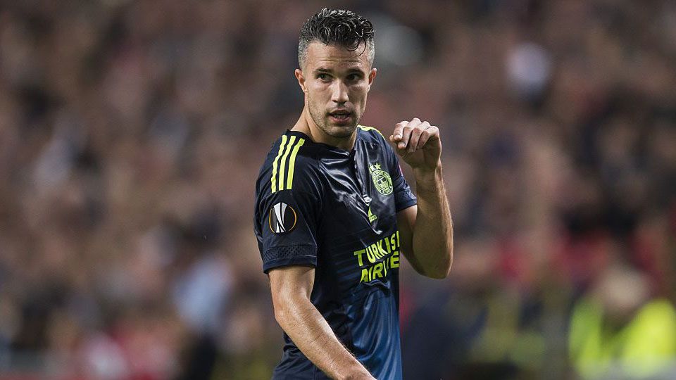 Robin van Persie sempat ditawarkan kepada sejumlah klub di Indonesia. Copyright: © 